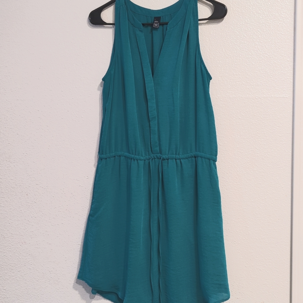 Gap ladies large sleeveless summer V neck dress